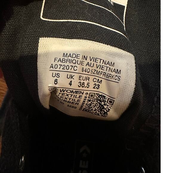 Converse Women’s Chuck 70 Studded High Tops with Scuffed Finish – Black – Size 6 - Picture 8 of 10